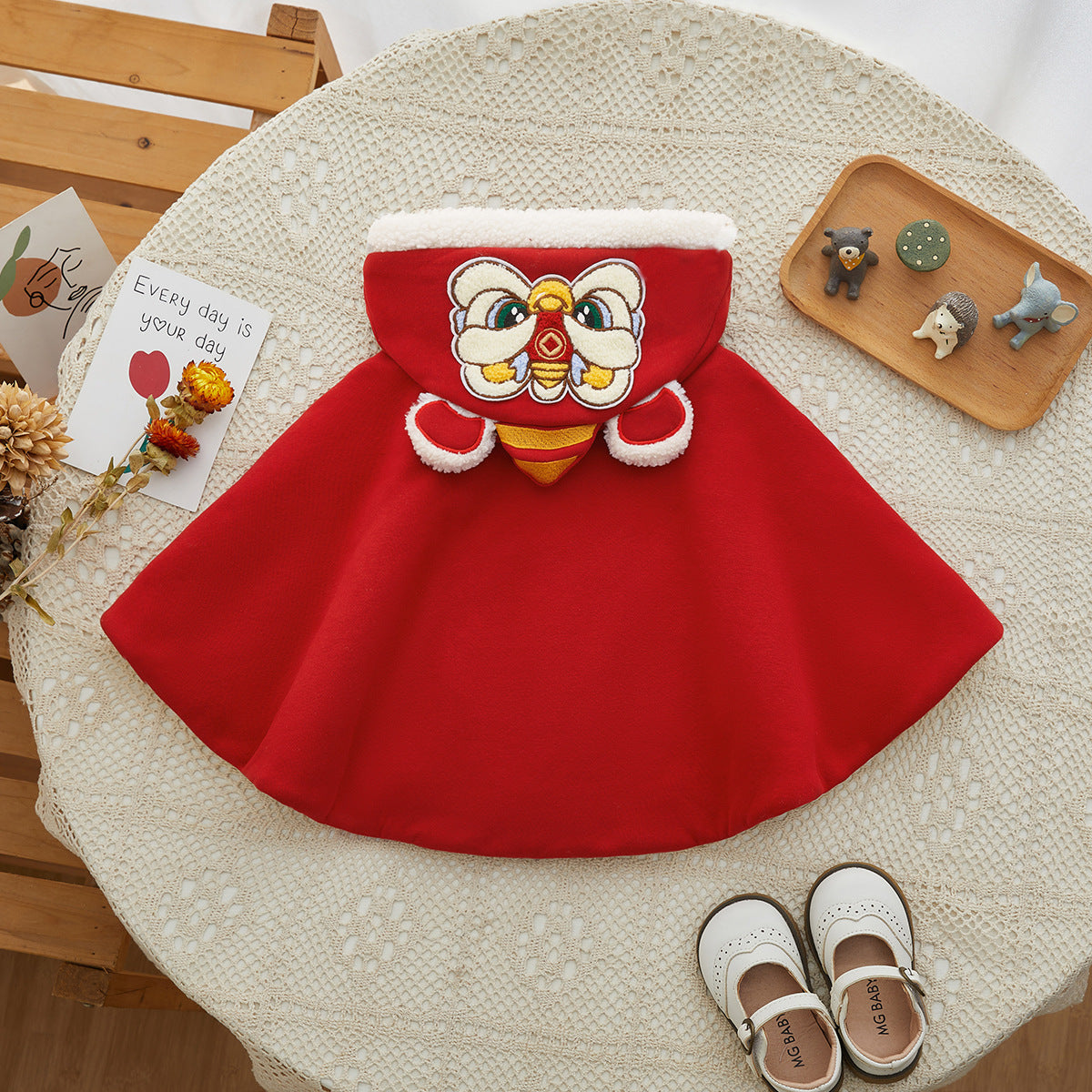 Children's cape winter plus velvet baby cape Chinese lion cape winter baby clothes Chinese New Year
